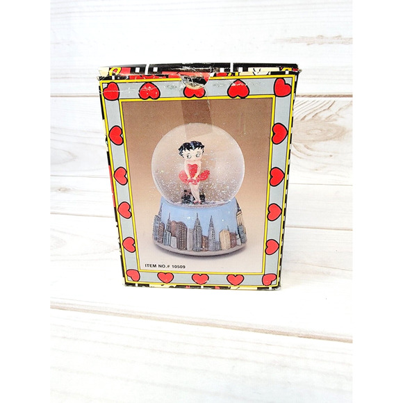 Vintage 1995 Betty Boop Musical Snowglobe I Wanna Be Loved By You - Vandor READ - Picture 11 of 16